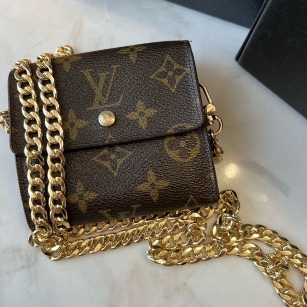 Louis Vuitton Elise Trifold Wallet transformed into 4 way bag!